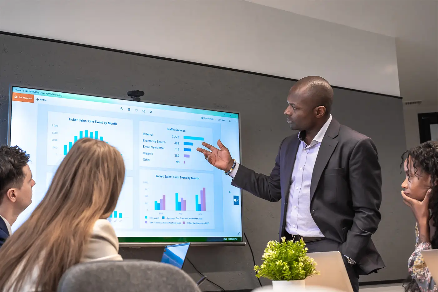 business-team-meeting-with-colleague-diversity